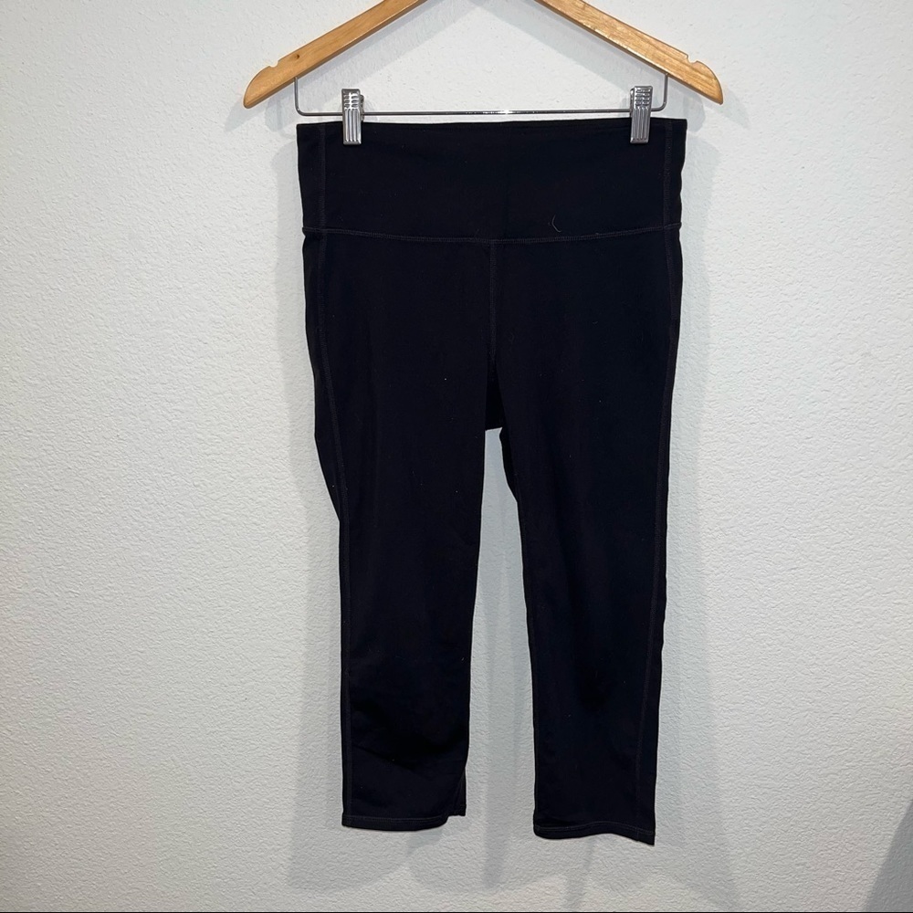 Athleta black cropped leggings size medium
